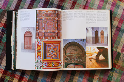 Le Maroc et L'Artisanat Traditionnel Islamique Dans L'Architecture (Vol. 2)