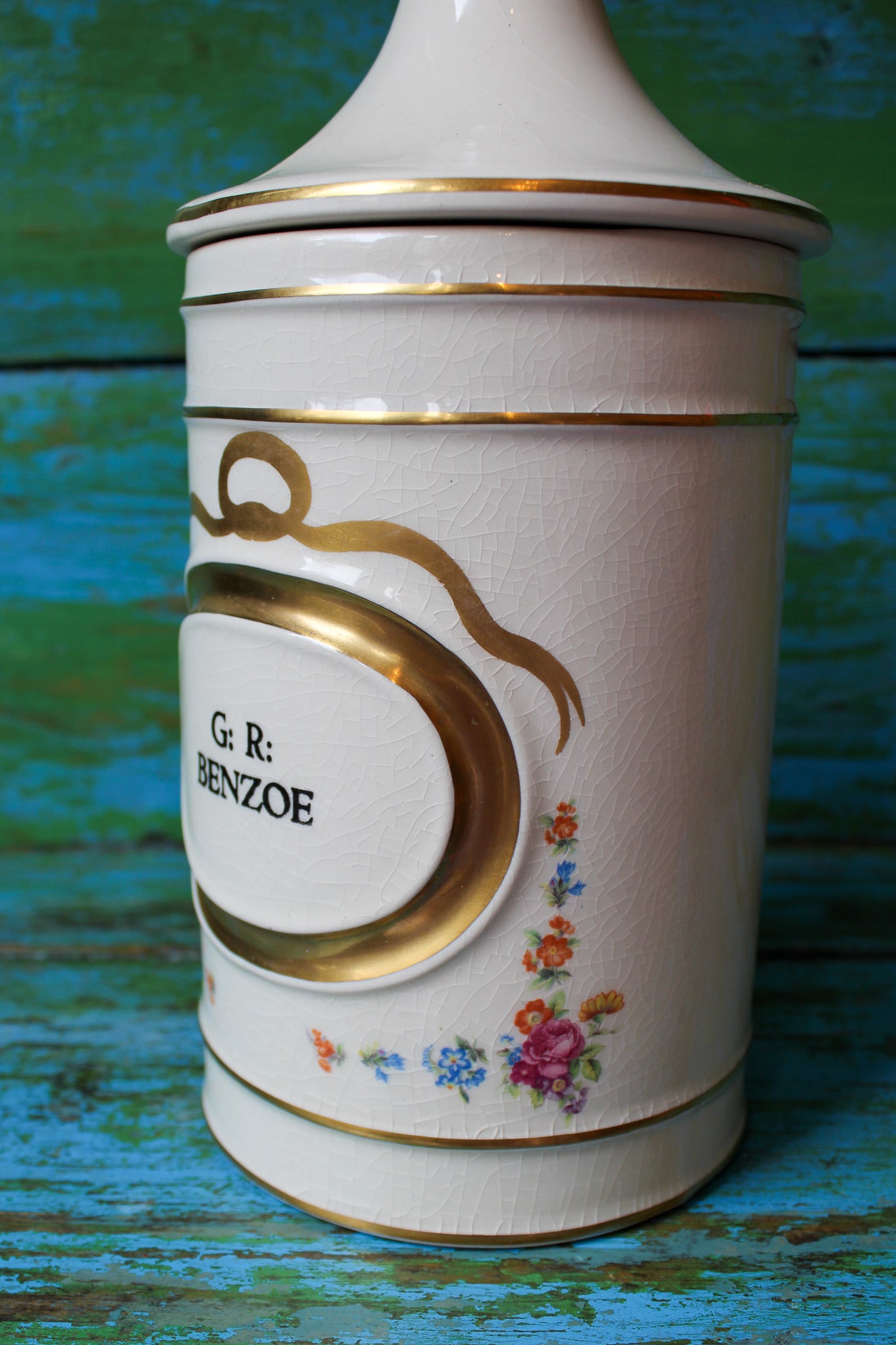 G: R: Benzoe Apothecary Jar
