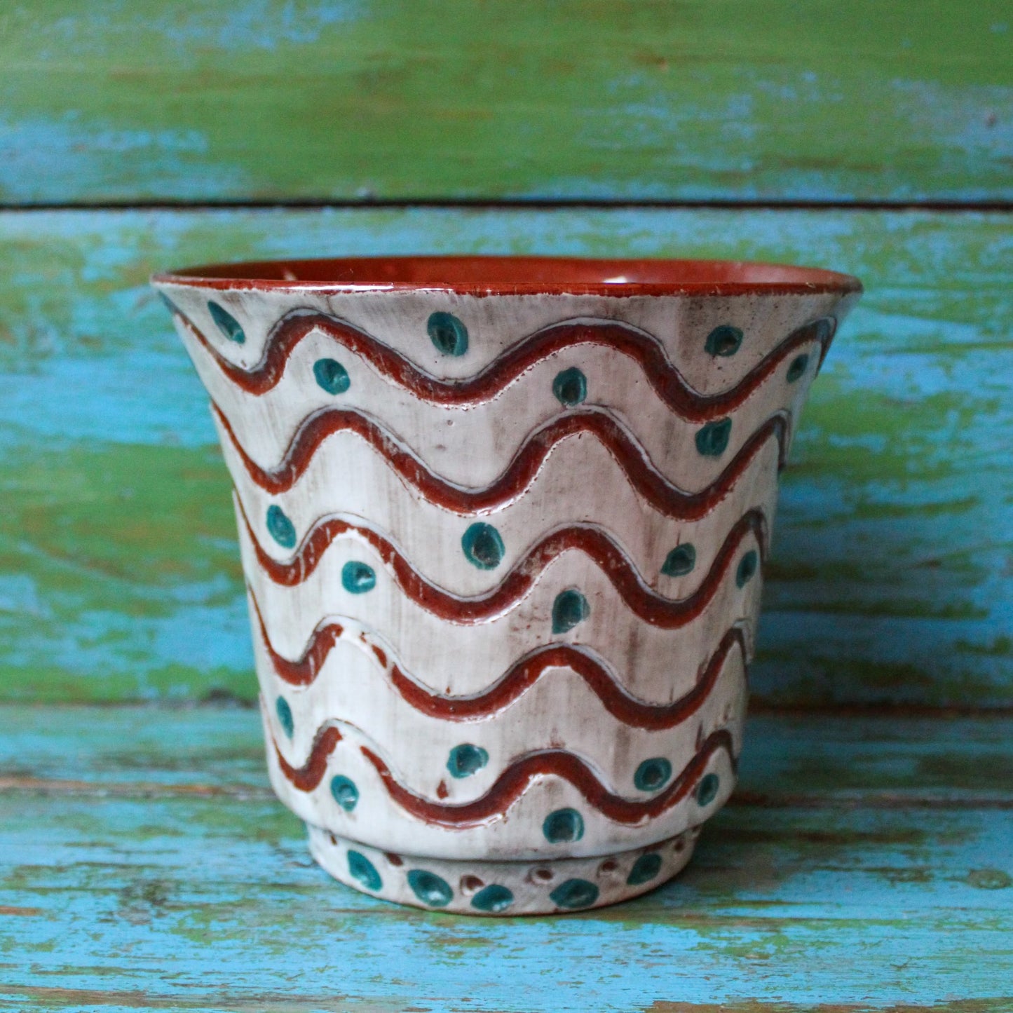 White Wave Patterned Terra Cotta Planter