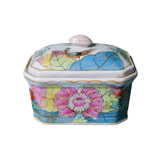 1960s Porcelain Chinoiserie Tobacco Leaf Lidded Box